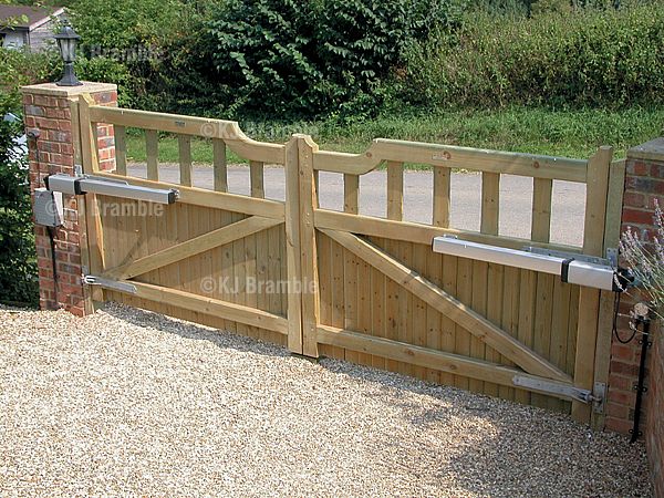 Phobos above rams on small wood gates